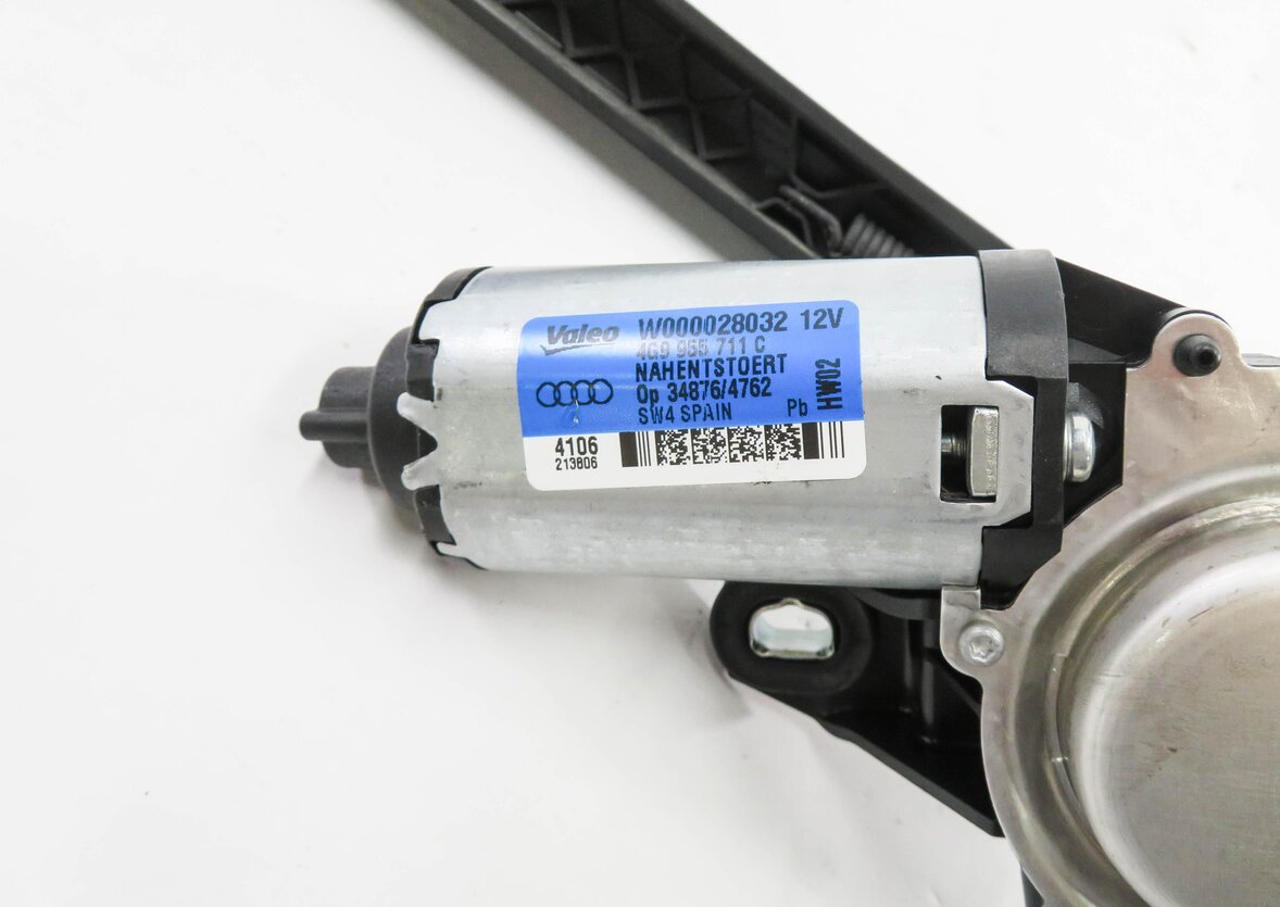 Thumbnail 7: 2015-2018 AUDI Q3 (8U) REAR WIPER MOTOR w/ ARM
