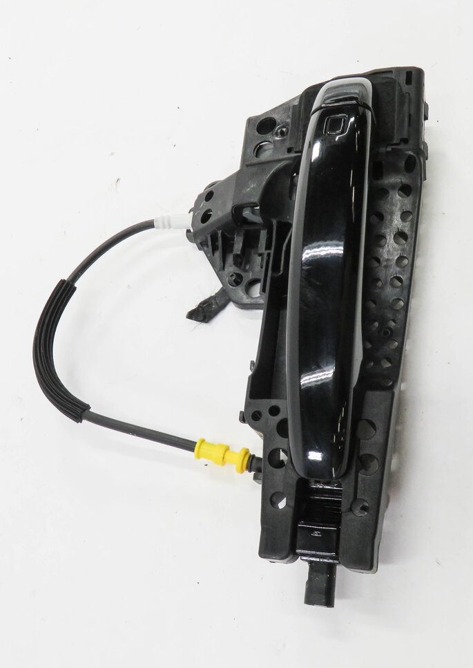 Thumbnail 3: 2015-2018 AUDI Q3 (8U) RIGHT FRONT PASSENGER DOOR HANDLE (BRILLIANT BLACK A2)