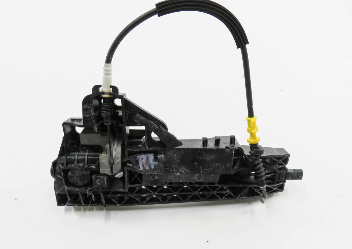 Thumbnail 6: 2015-2018 AUDI Q3 (8U) RIGHT FRONT PASSENGER DOOR HANDLE (BRILLIANT BLACK A2)