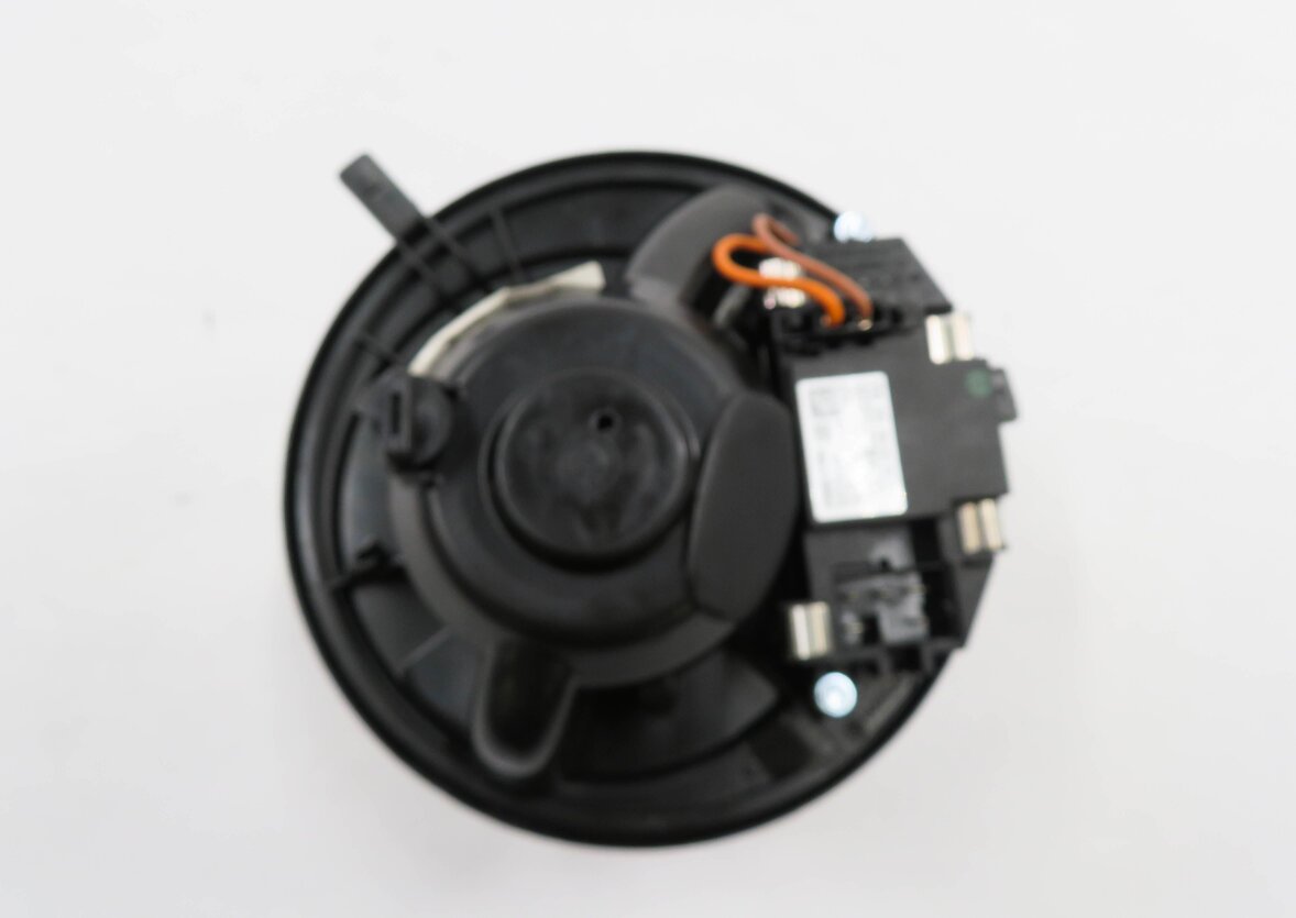 Thumbnail 5: 2015-2018 VW CC EOS TIGUAN / AUDI Q3 (8U) FRONT HEATER A/C BLOWER FAN MOTOR