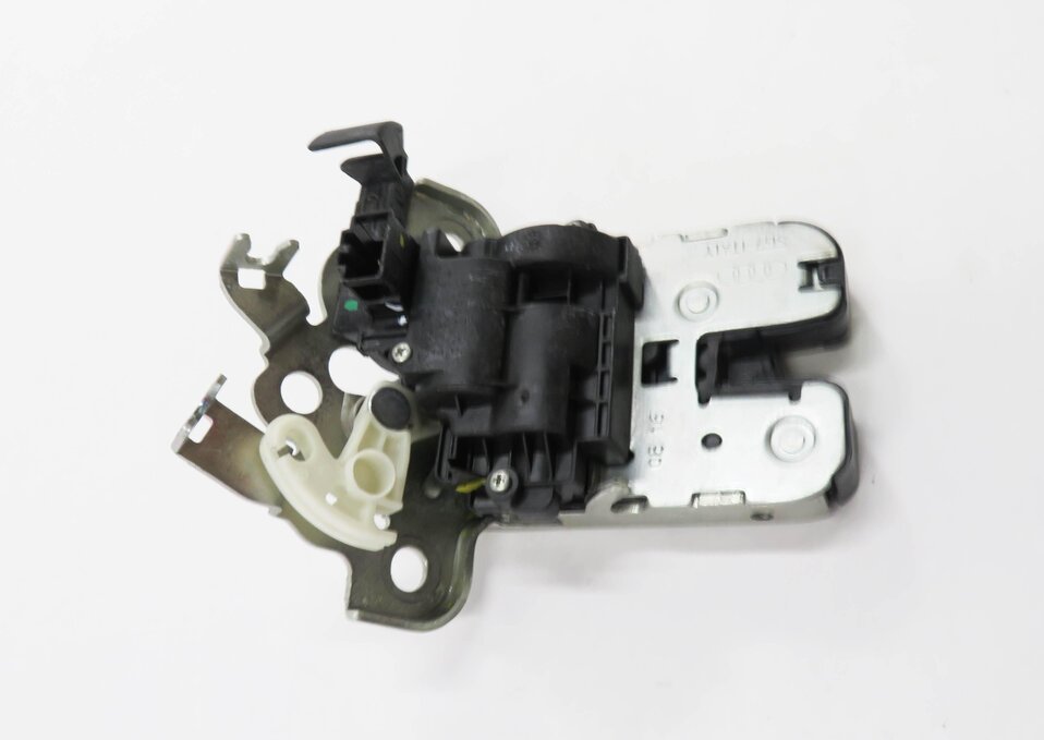 Thumbnail 3: 2016 AUDI Q3 (8U) REAR TRUNK LOCK LATCH ACTUATOR