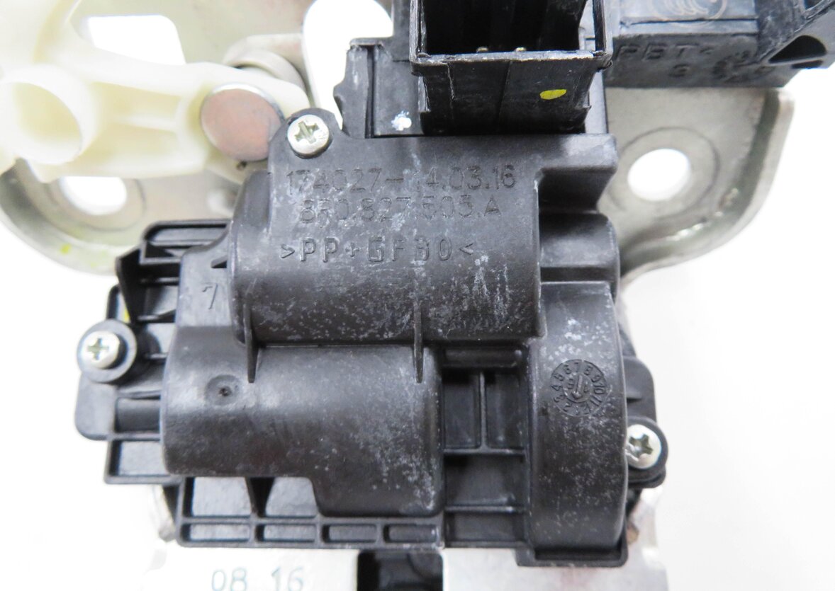 Thumbnail 7: 2016 AUDI Q3 (8U) REAR TRUNK LOCK LATCH ACTUATOR
