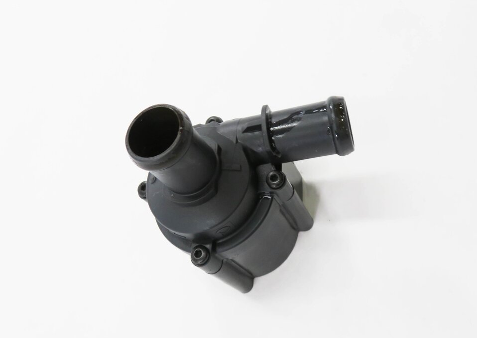Thumbnail 3: 2016 AUDI Q3 (8U) 2.0L CCTA TURBO ENGINE - AUX AUXILIARY WATER COOLANT PUMP
