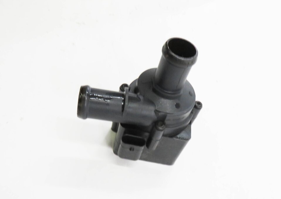 Thumbnail 4: 2016 AUDI Q3 (8U) 2.0L CCTA TURBO ENGINE - AUX AUXILIARY WATER COOLANT PUMP