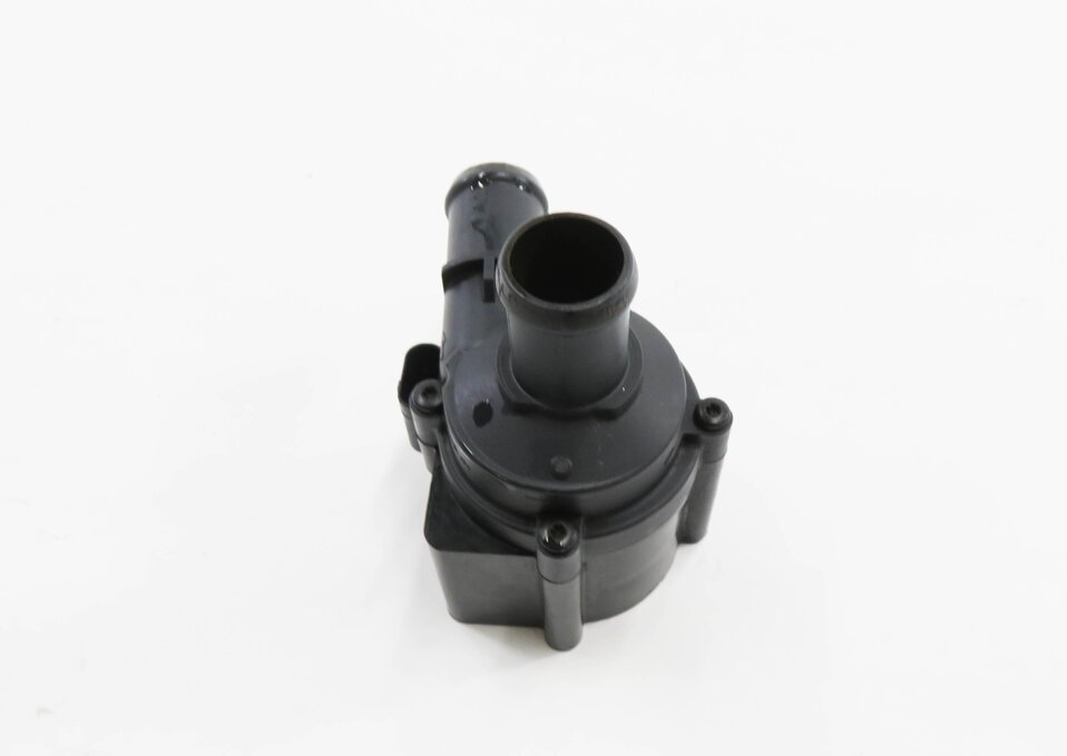 Thumbnail 5: 2016 AUDI Q3 (8U) 2.0L CCTA TURBO ENGINE - AUX AUXILIARY WATER COOLANT PUMP