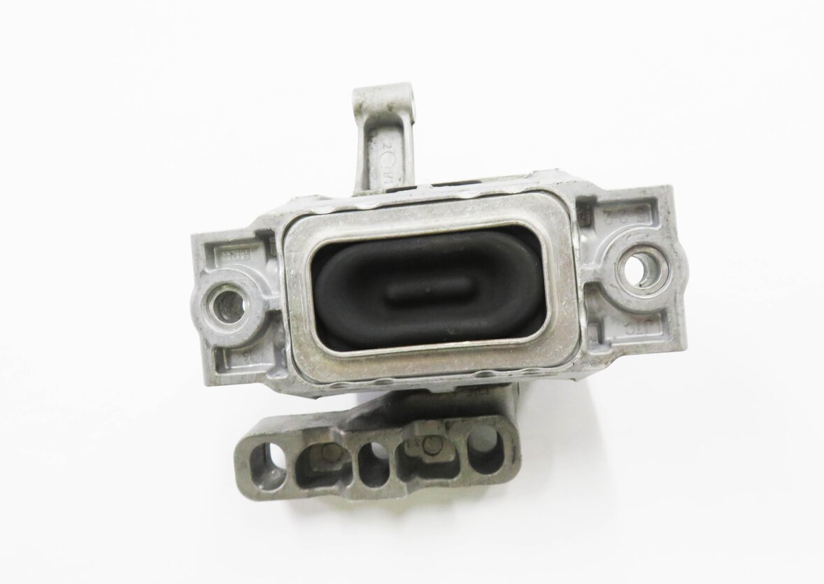 Thumbnail 2: 2016 AUDI Q3 (8U) 2.0L CCTA TURBO - RIGHT FRONT PASSENGER ENGINE MOUNT BRACKET