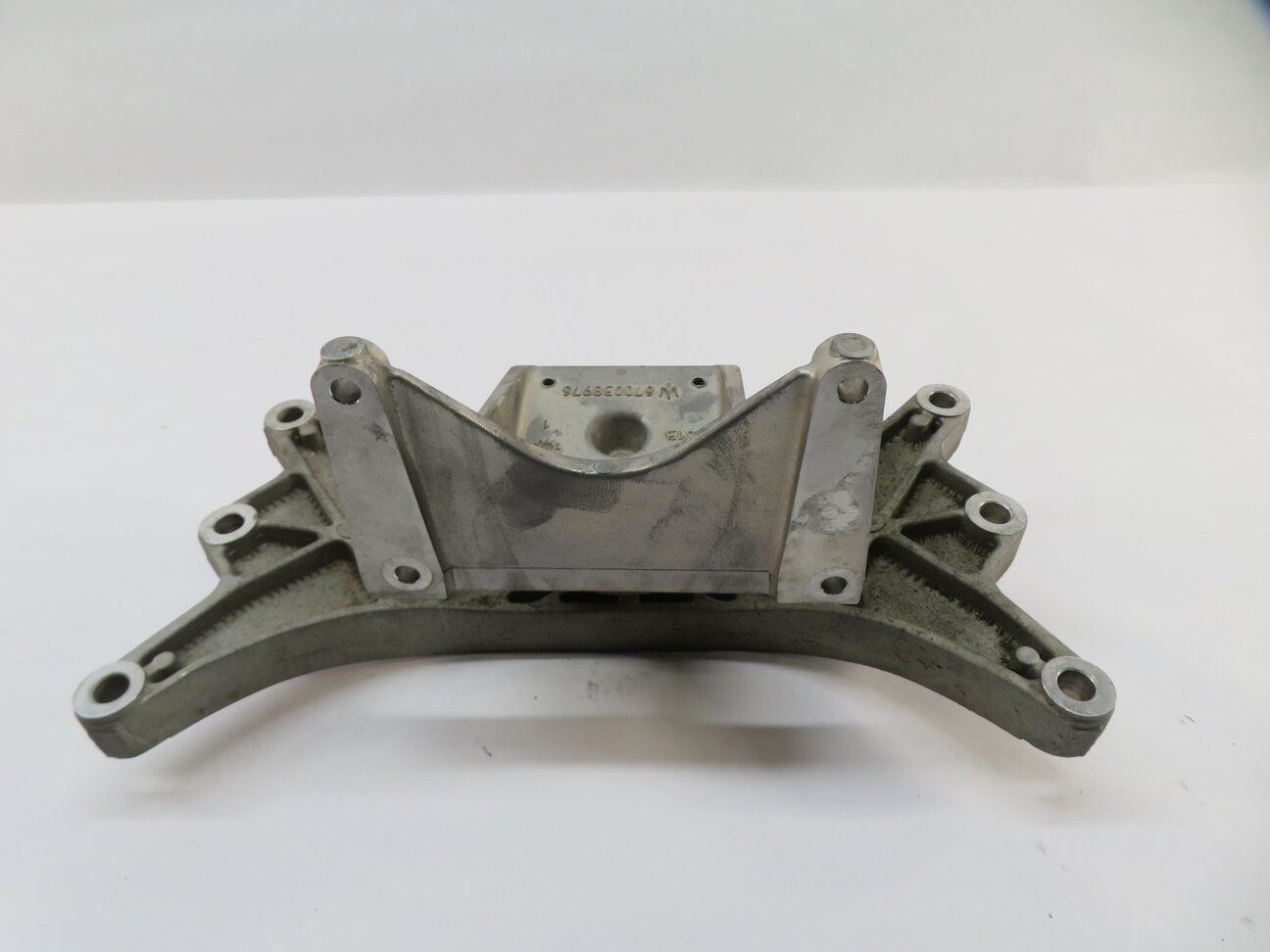 Thumbnail 3: 2018 MASERATI QUATTROPORTE VI (M156) TRANSMISSION MOUNT SUPPORT BRACKET