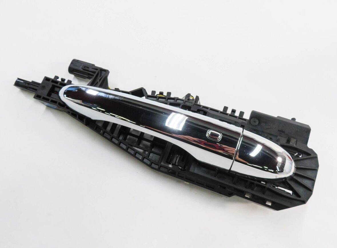 2018 MASERATI QUATTROPORTE (M156) RIGHT REAR PROXIMITY DOOR HANDLE (WHITE)