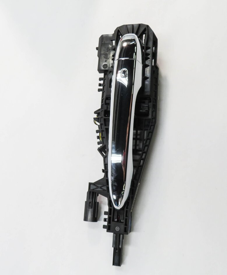 Thumbnail 3: 2018 MASERATI QUATTROPORTE (M156) RIGHT REAR PROXIMITY DOOR HANDLE (WHITE)