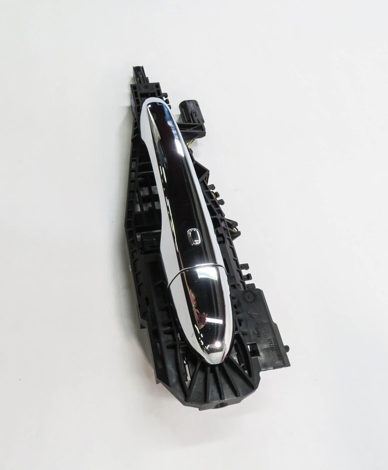 Thumbnail 4: 2018 MASERATI QUATTROPORTE (M156) RIGHT REAR PROXIMITY DOOR HANDLE (WHITE)