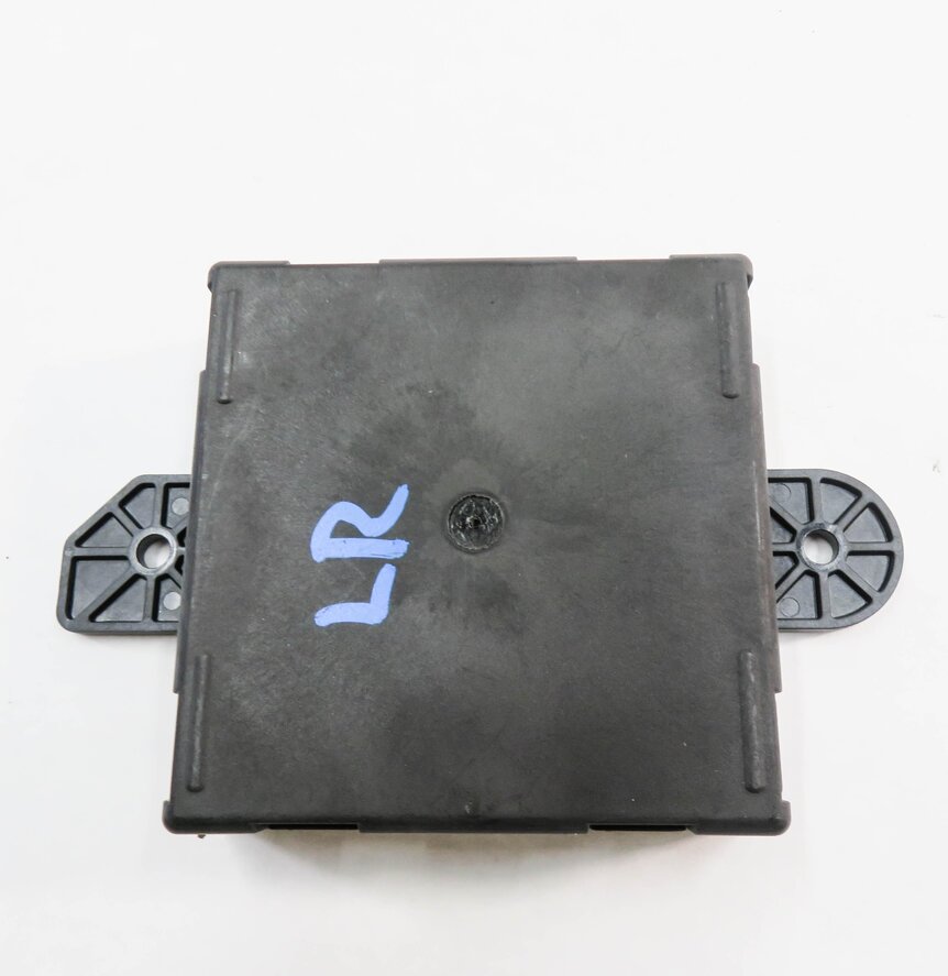Thumbnail 5: 2018 MASERATI QUATTROPORTE S (M156) LEFT REAR DOOR CONTROL MODULE