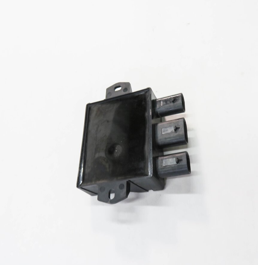 Thumbnail 3: 2018 MASERATI QUATTROPORTE S (M156) REAR TRUNK SMART OPENER KICK PAD MODULE