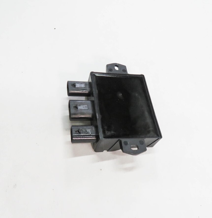 Thumbnail 4: 2018 MASERATI QUATTROPORTE S (M156) REAR TRUNK SMART OPENER KICK PAD MODULE