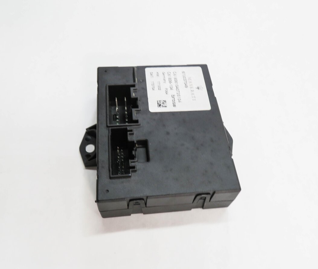 Thumbnail 4: 2018 MASERATI QUATTROPORTE S (M156) REAR TRUNK CONTROL MODULE