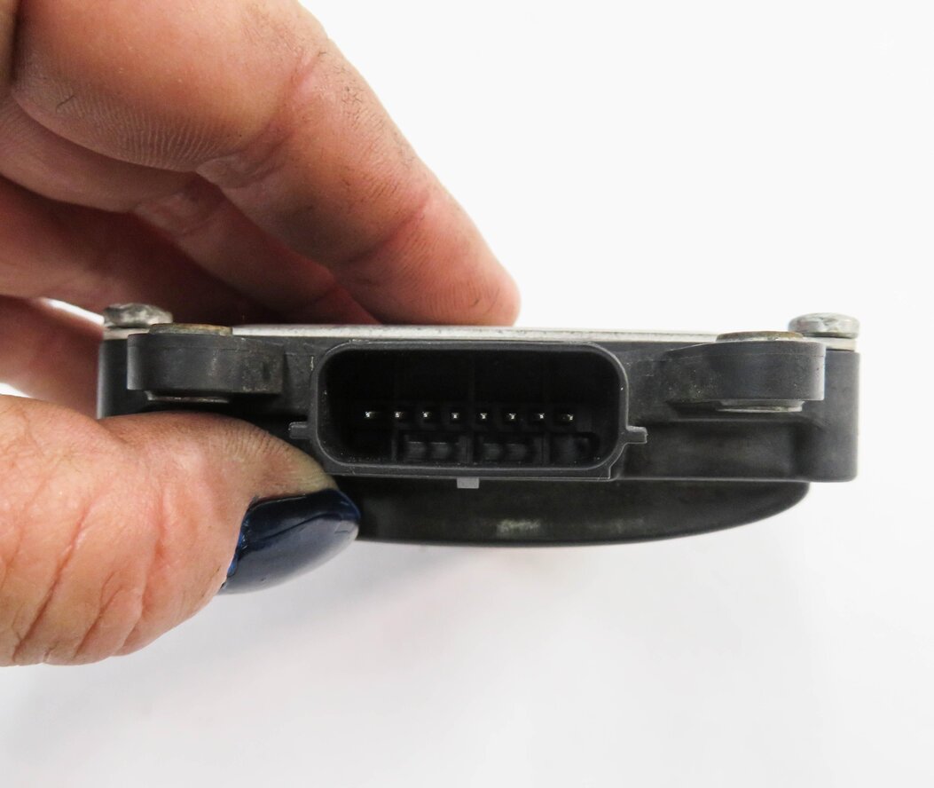 Thumbnail 6: 2018 MASERATI QUATTROPORTE S (M156) BLIND SPOT RADAR CONTROL MODULE