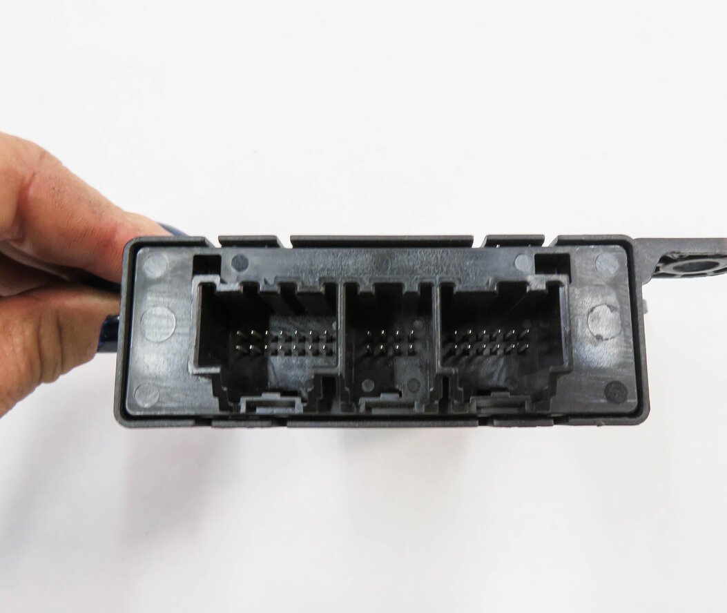 Thumbnail 6: 2018 MASERATI QUATTROPORTE S (M156) PARK ASSIST CONTROL MODULE