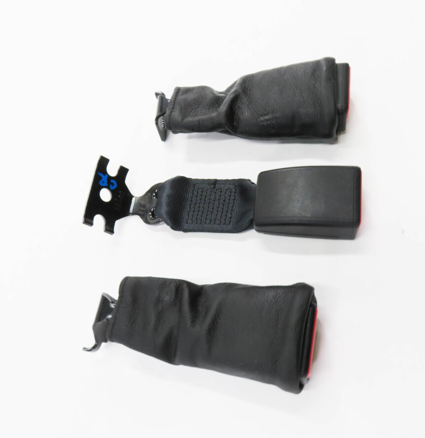 Thumbnail 3: 2018 MASERATI QUATTROPORTE (M156) REAR SEAT SEATBELT BUCKLE RECEIVER SET-3