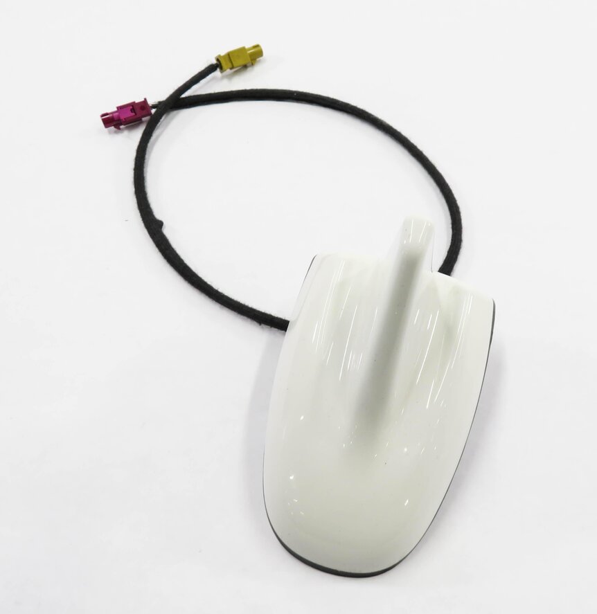 Thumbnail 2: 2018 MASERATI QUATTROPORTE S (M156) RADIO STEREO ANTENNA (BIANCO WHITE VR 268)