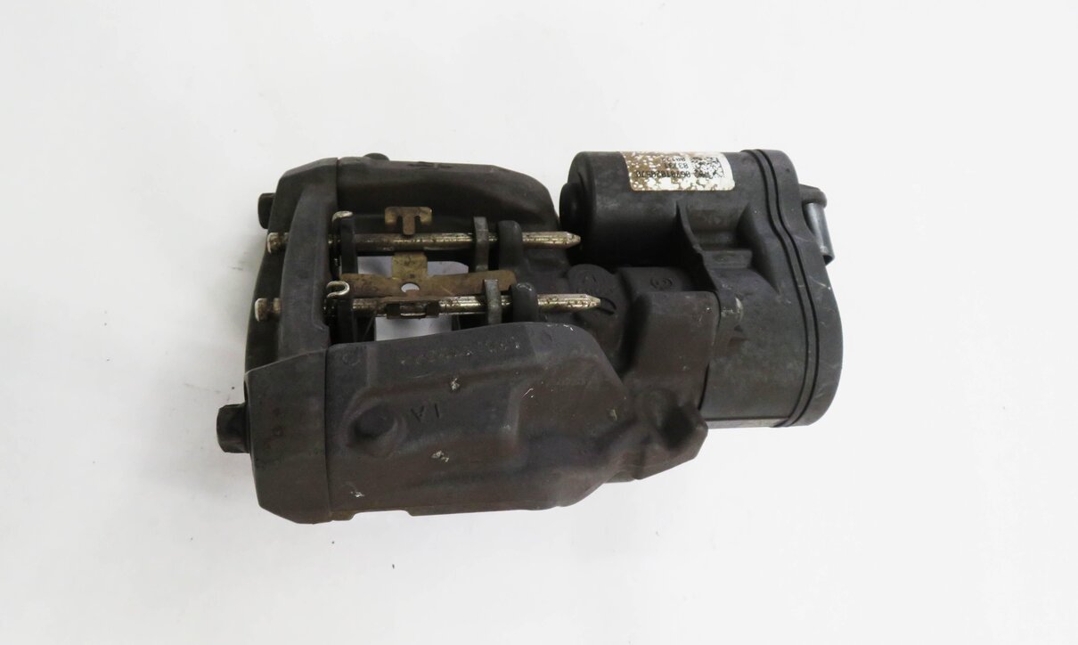 Thumbnail 3: 2018 MASERATI QUATTROPORTE S (M156) LEFT DRIVER REAR PARKING BRAKE CALIPER