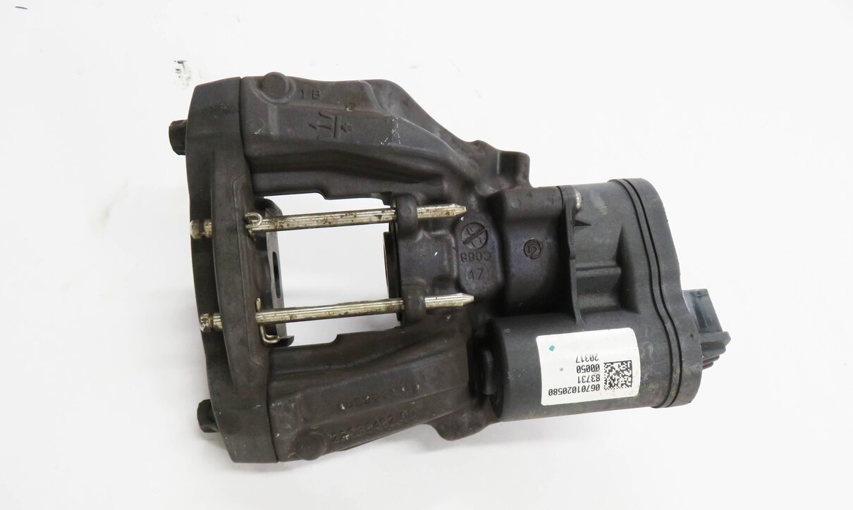 Thumbnail 4: 2018 MASERATI QUATTROPORTE S (M156) RIGHT PASSENGER REAR PARKING BRAKE CALIPER