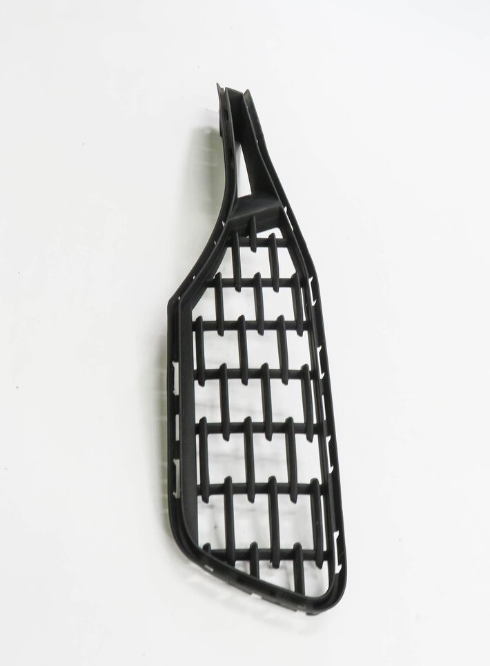 Thumbnail 3: 2018 MASERATI QUATTROPORTE S (M156) RIGHT FRONT PASSENGER LOWER BUMPER GRILLE