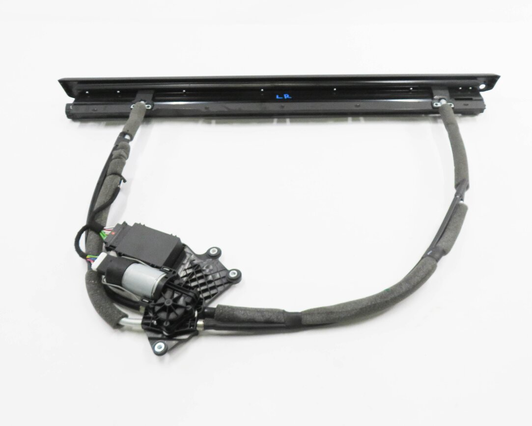 Thumbnail 4: 2018 MASERATI QUATTROPORTE (M156) LEFT REAR DOOR POWER WINDOW SHADE w/ MOTOR