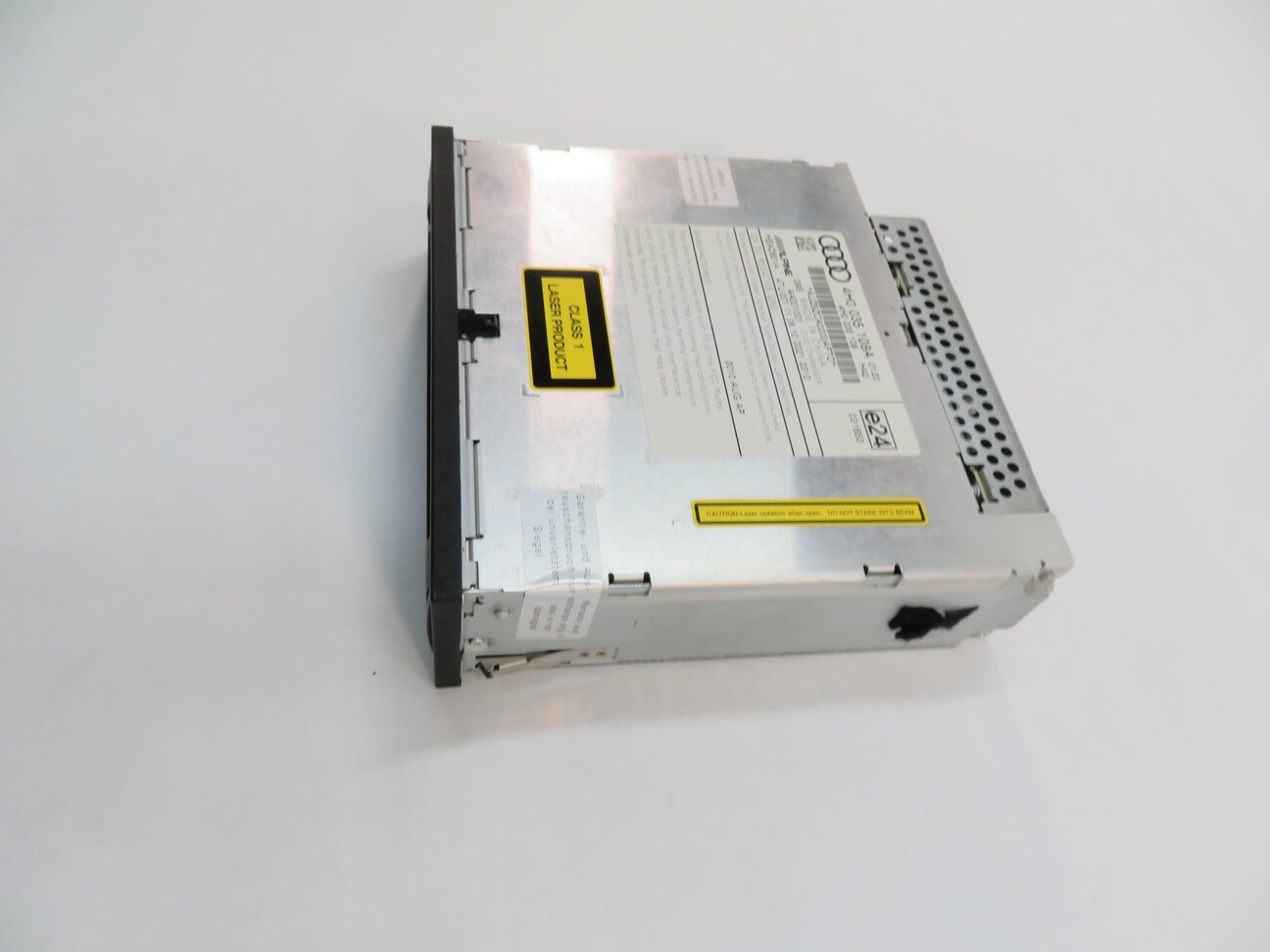 Thumbnail 4: 2011 AUDI A8 (D4 4H) RADIO STEREO 6-DISC DVD CD CHANGER