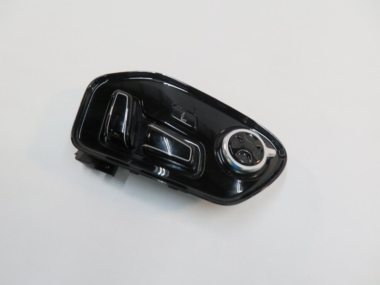 2011 AUDI A8 (D4 4H) RIGHT FRONT PASSENGER SEAT ADJUSTMENT SWITCH (BLACK)