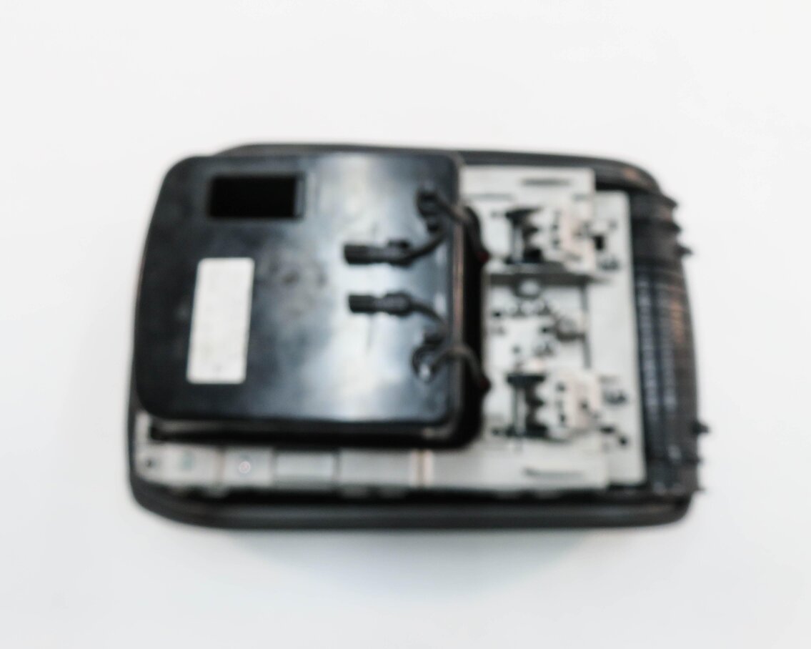 Thumbnail 6: 2010-2018 AUDI A8 S8 (D4 4H) FRONT CENTER CONSOLE COMPARTMENT ARMREST (BLACK)