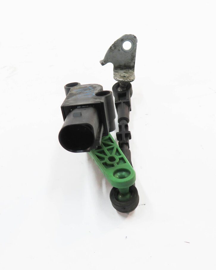 Thumbnail 2: 2011 AUDI A8 (D4 4H) RIGHT PASSENGER REAR SUSPENSION HEIGHT LEVEL SENSOR