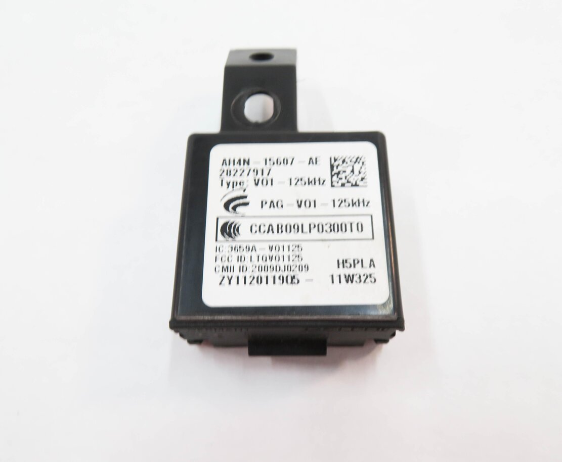 Thumbnail 2: 2012 RANGE ROVER SPORT (L320) KEYLESS ENTRY ANTENNA SENSOR MODULE