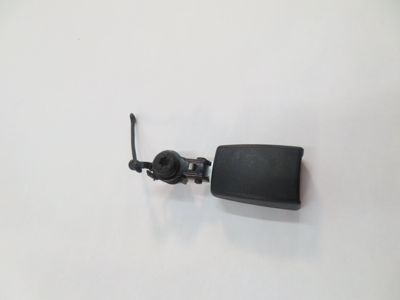 Thumbnail 3: 2012 RANGE ROVER SPORT (L320) RIGHT REAR 2nd SECOND ROW SEAT SEATBELT RECEIVER