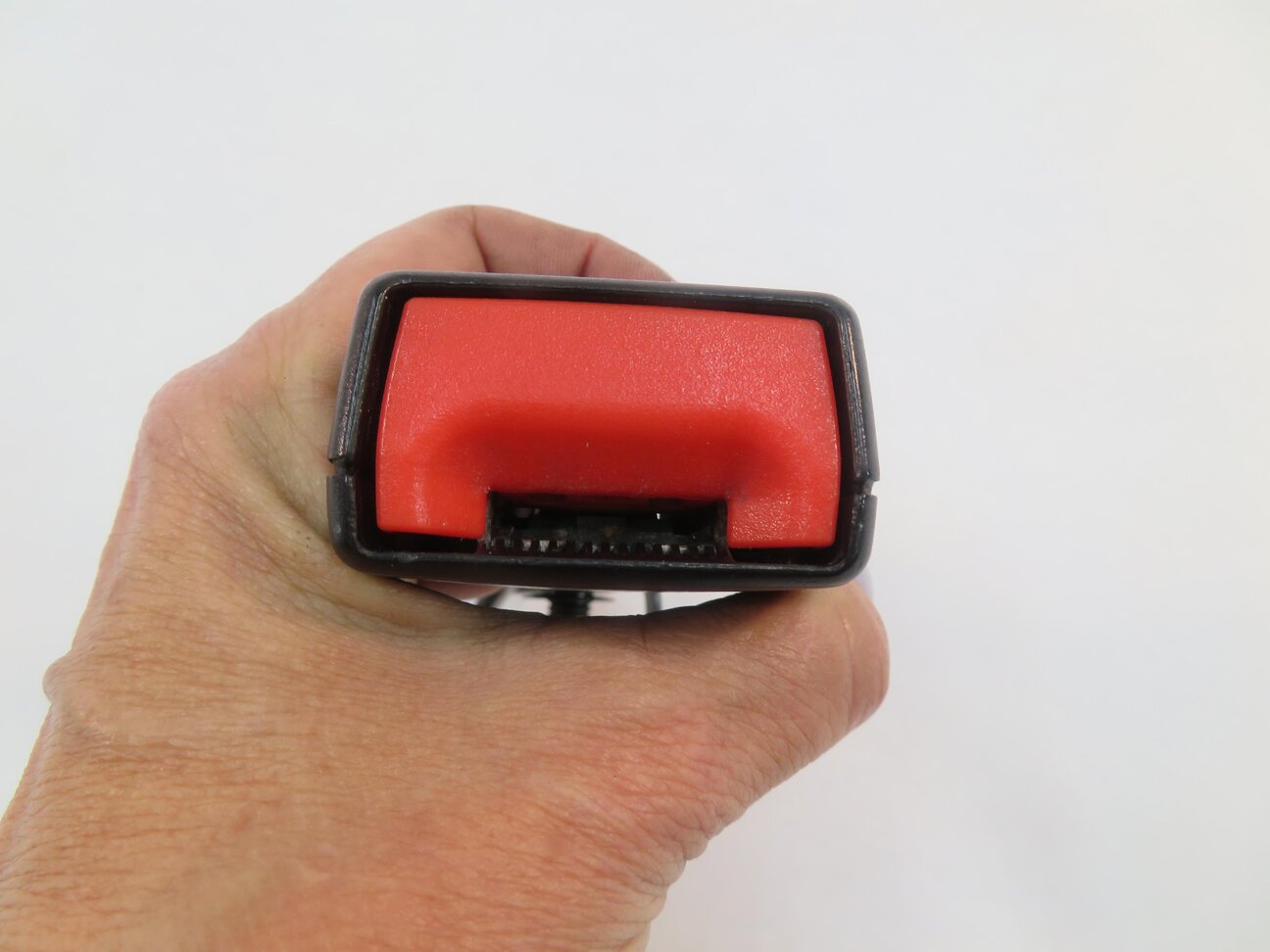 Thumbnail 6: 2012 RANGE ROVER SPORT (L320) RIGHT REAR 2nd SECOND ROW SEAT SEATBELT RECEIVER