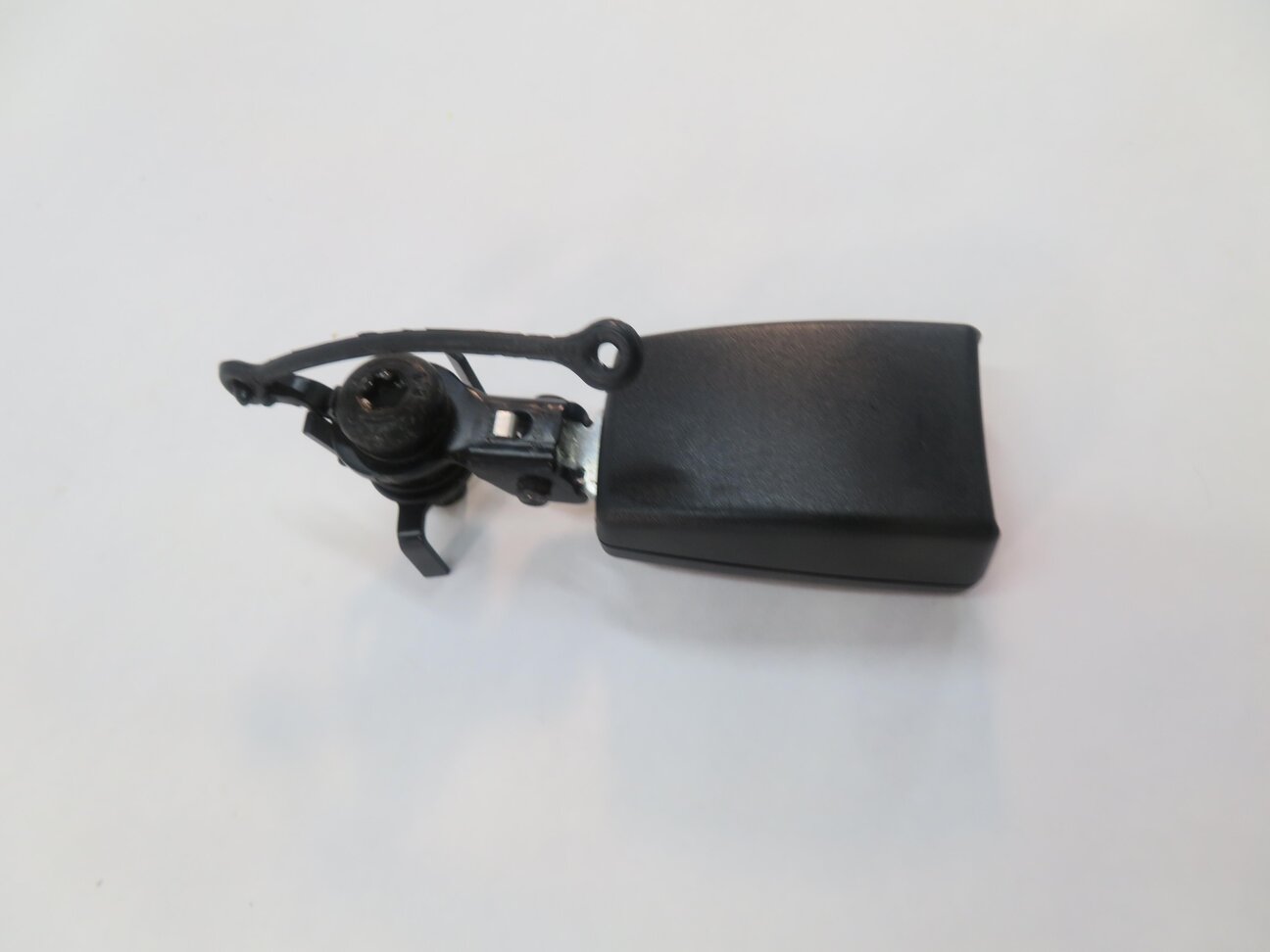 Thumbnail 3: 2012 RANGE ROVER SPORT (L320) LEFT REAR 2nd SECOND ROW SEAT SEATBELT RECEIVER