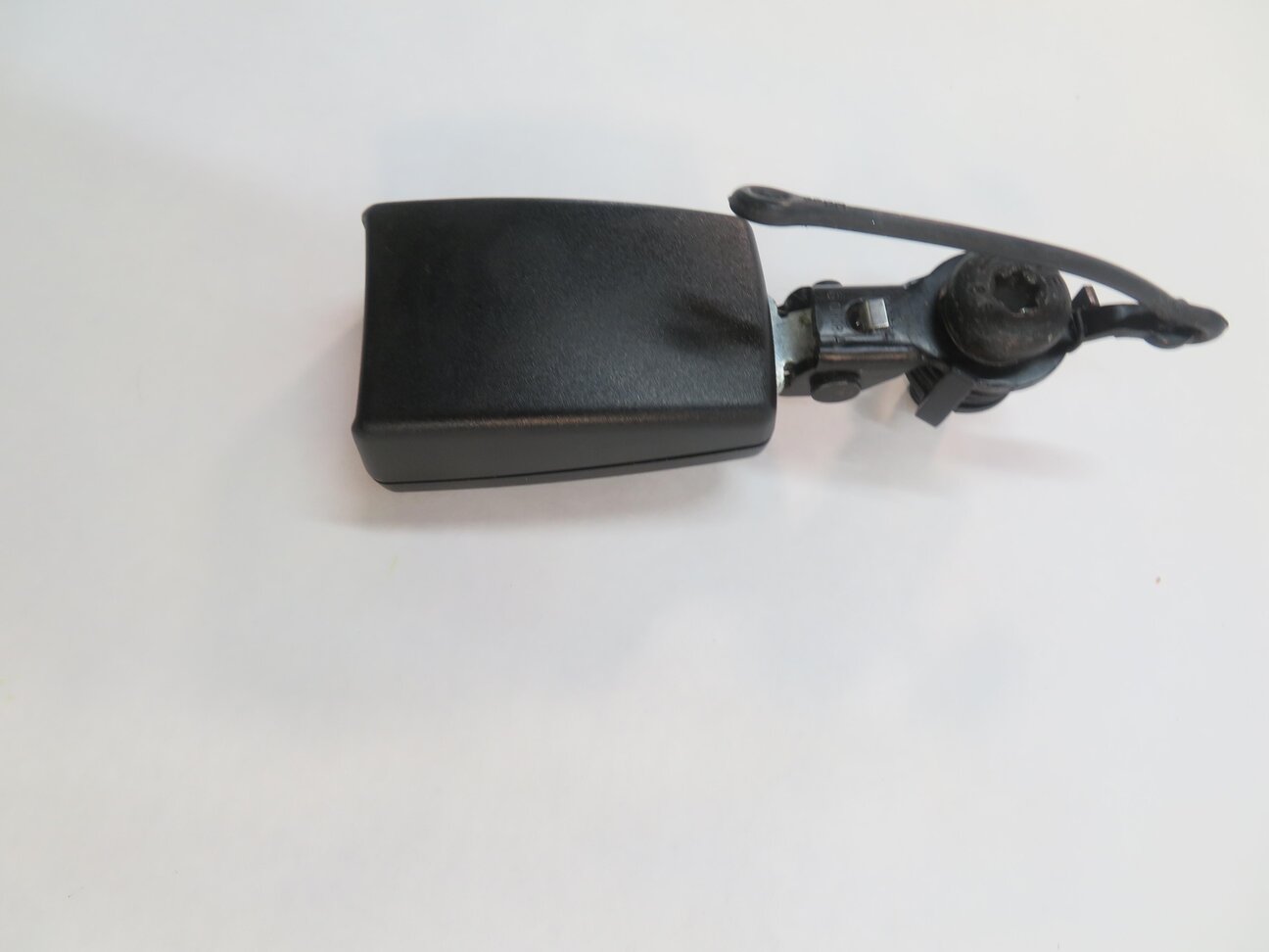 Thumbnail 4: 2012 RANGE ROVER SPORT (L320) LEFT REAR 2nd SECOND ROW SEAT SEATBELT RECEIVER
