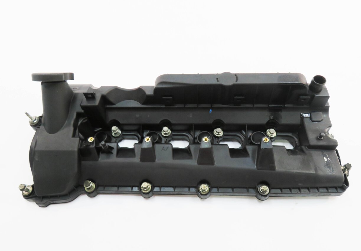 Thumbnail 2: 2010-2018 RANGE ROVER SPORT (L320 L322 L405 L494) 5.0L V8 - LEFT VALVE COVER