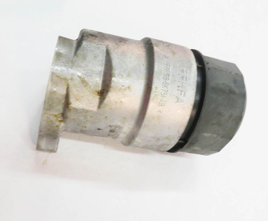 Thumbnail 5: 2012 RANGE ROVER SPORT (L320) 5.0L AJ133 V8 ENGINE - OIL FILTER HOUSING