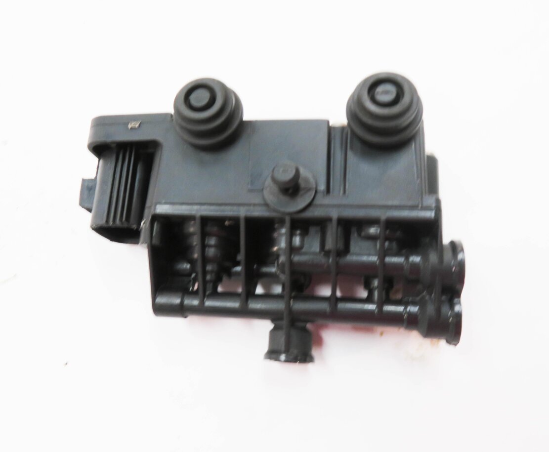 Thumbnail 6: 2012 RANGE ROVER SPORT (L320) AIR SUSPENSION VALVE BLOCK SET-3