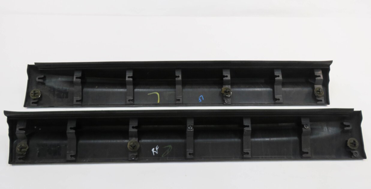 Thumbnail 6: 2012 RANGE ROVER SPORT (L320) FRONT LEFT & RIGHT LOWER DOOR MOULDING TRIM SET-2