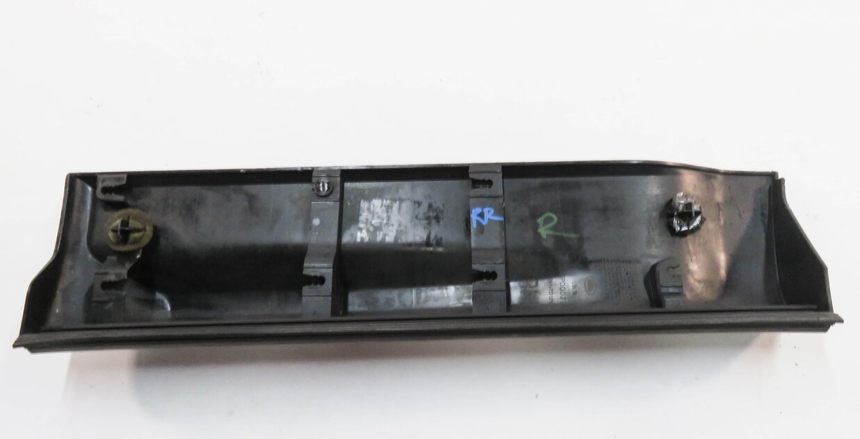 Thumbnail 6: 2012 RANGE ROVER SPORT (L320) RIGHT PASSENGER REAR DOOR LOWER MOULDING TRIM