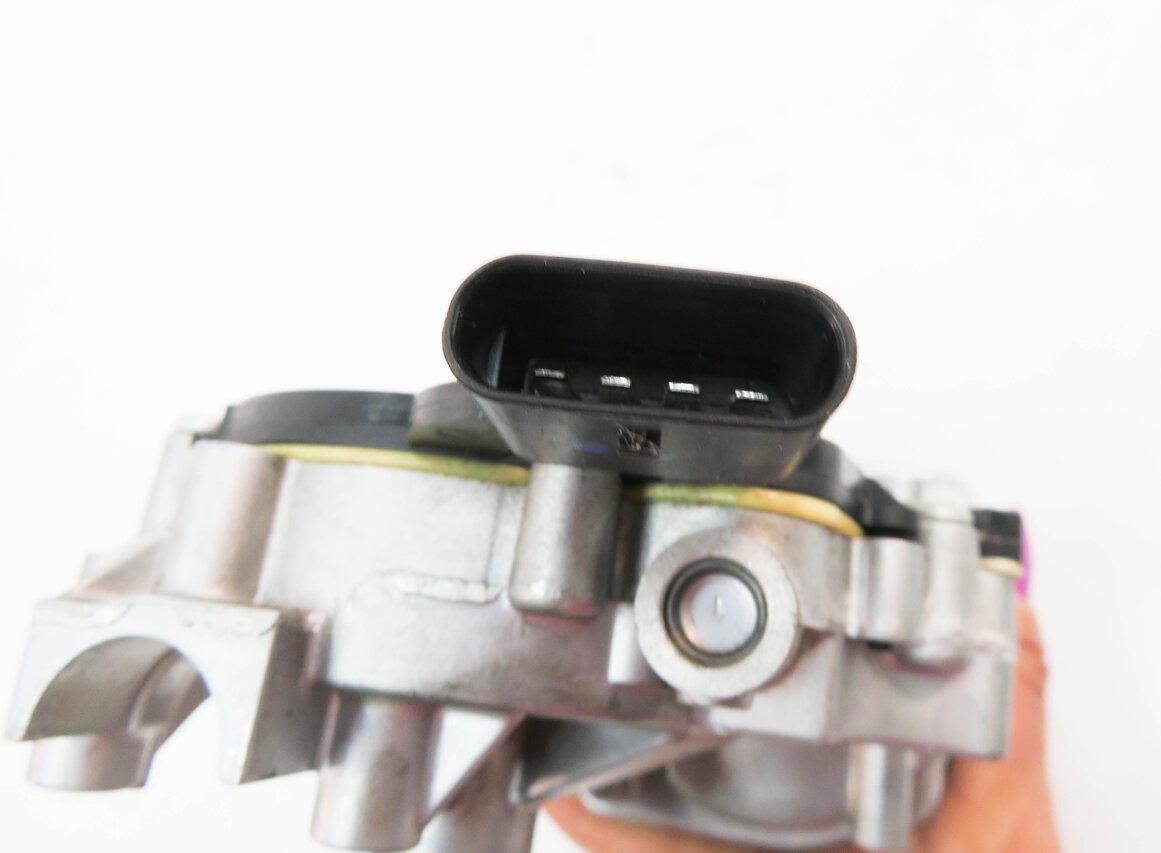 Thumbnail 6: 12-19 BMW 320i 328i 330i 335i 340i 428i 430i 435i 440i M3 M4 - FRONT WIPER MOTOR