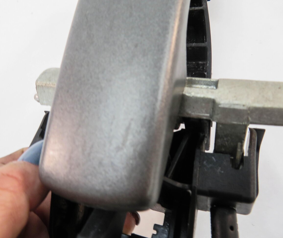 Thumbnail 9: 05-16 LR2 LR3 LR4 RANGE ROVER SPORT (L320 L494) RIGHT FRONT / REAR - DOOR HANDLE