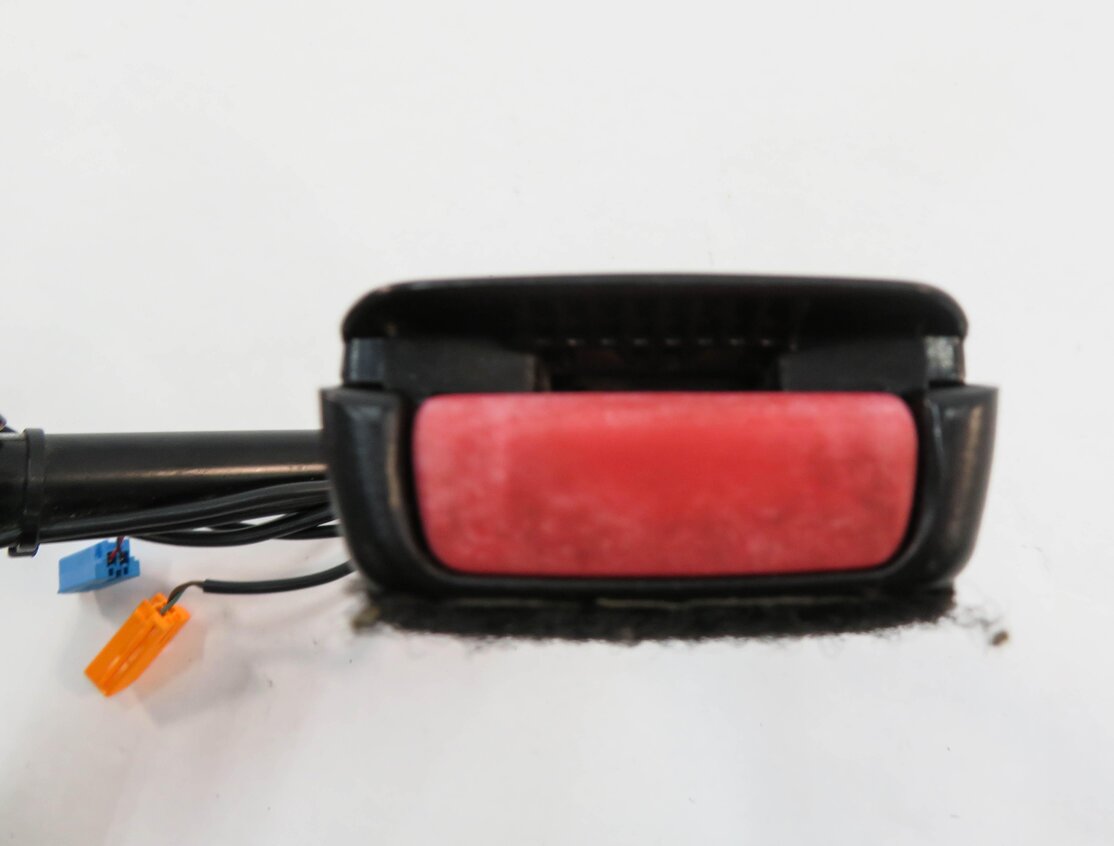Thumbnail 6: 2005-2006 LR3 / RANGE ROVER SPORT (L320) RIGHT FRONT SEATBELT BUCKLE RECEIVER