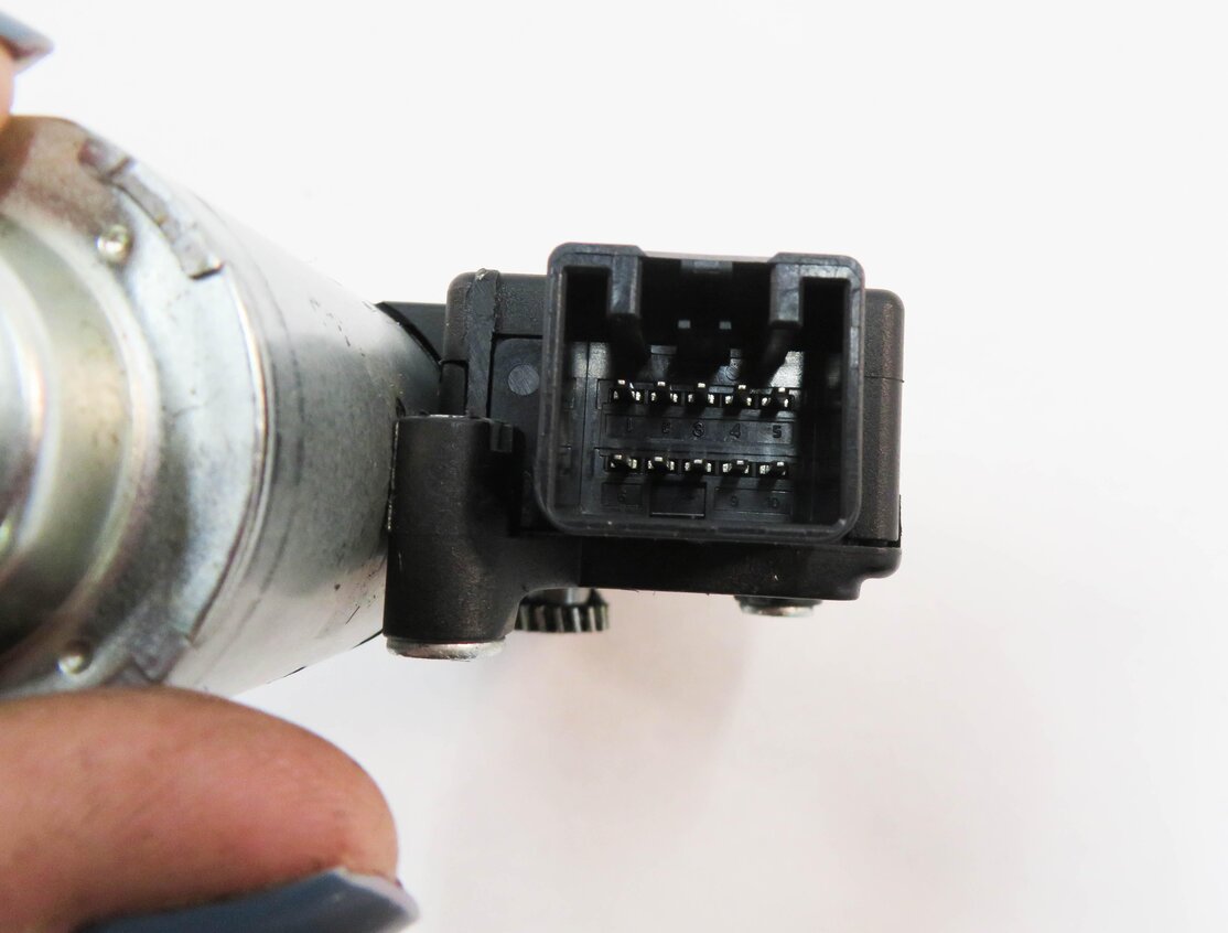 Thumbnail 6: 06-13 RANGE ROVER SPORT (L320) SUNROOF MOTOR
