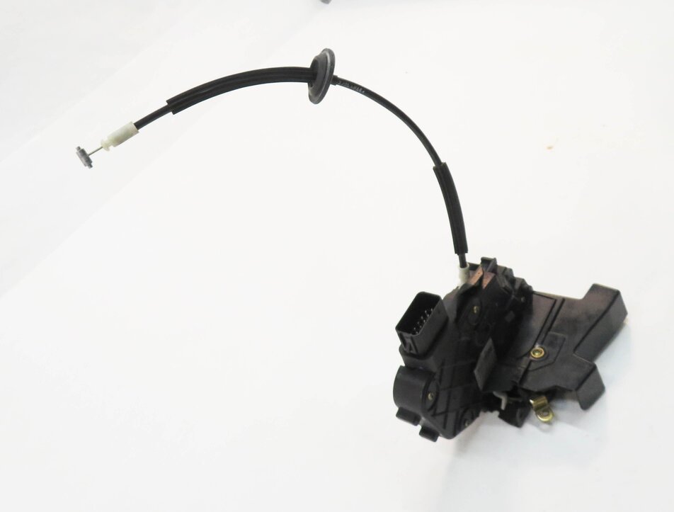 Thumbnail 4: 2005-2008 LAND ROVER LR3 / RANGE ROVER SPORT (L320) LEFT FRONT DRIVER DOOR LATCH