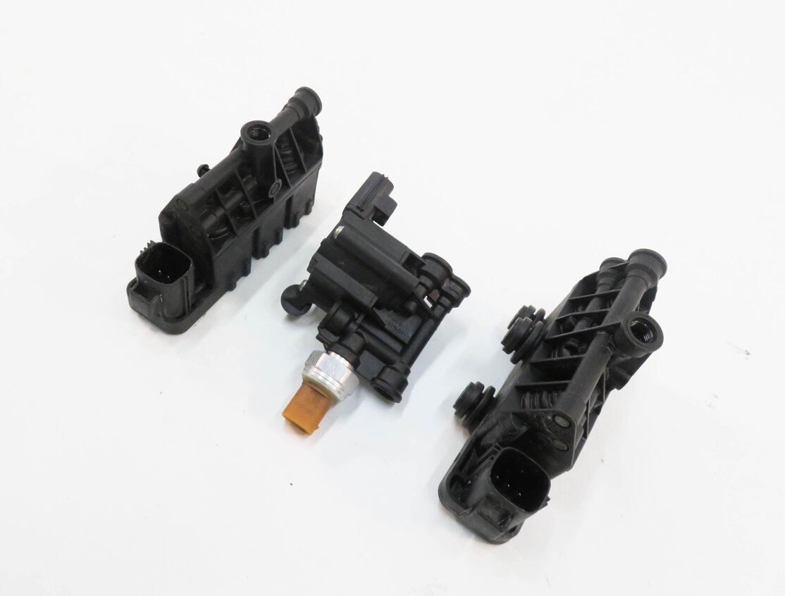 2006 RANGE ROVER SPORT (L320) AIR SUSPENSION TRANSFER RELIEF VALVE BLOCK SET-3