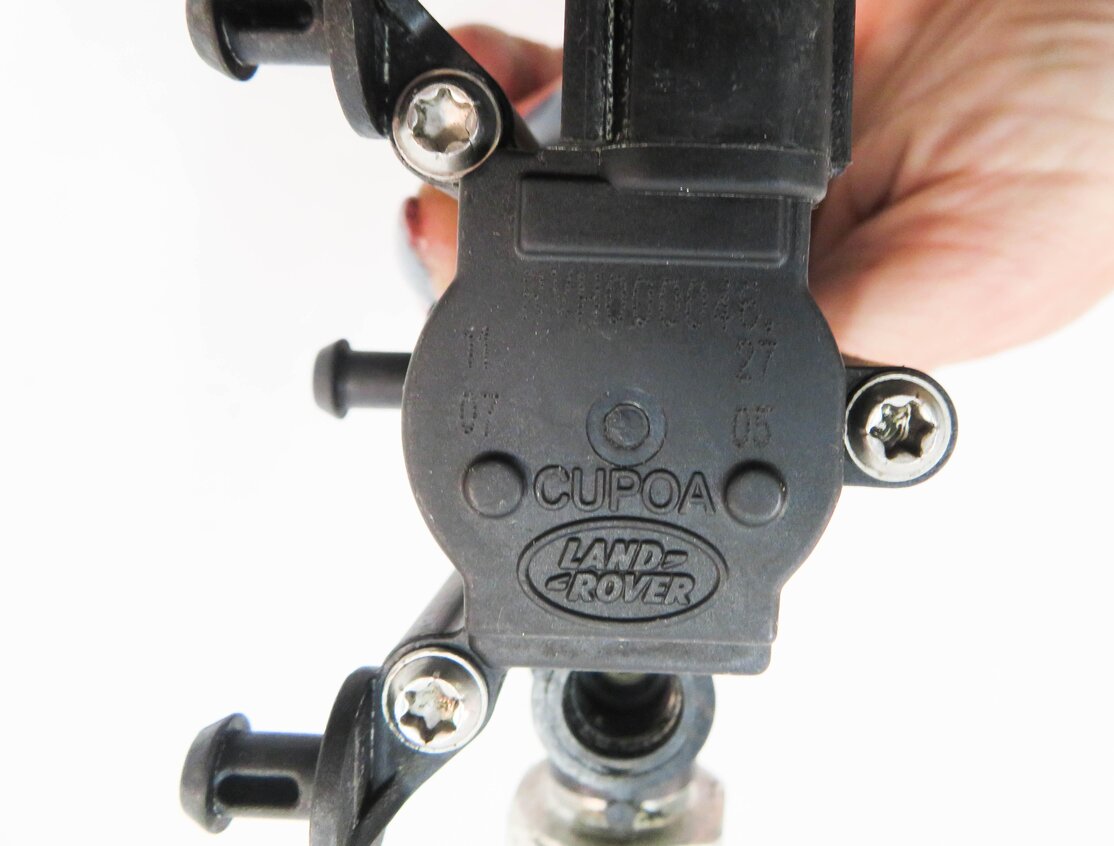 Thumbnail 12: 2006 RANGE ROVER SPORT (L320) AIR SUSPENSION TRANSFER RELIEF VALVE BLOCK SET-3