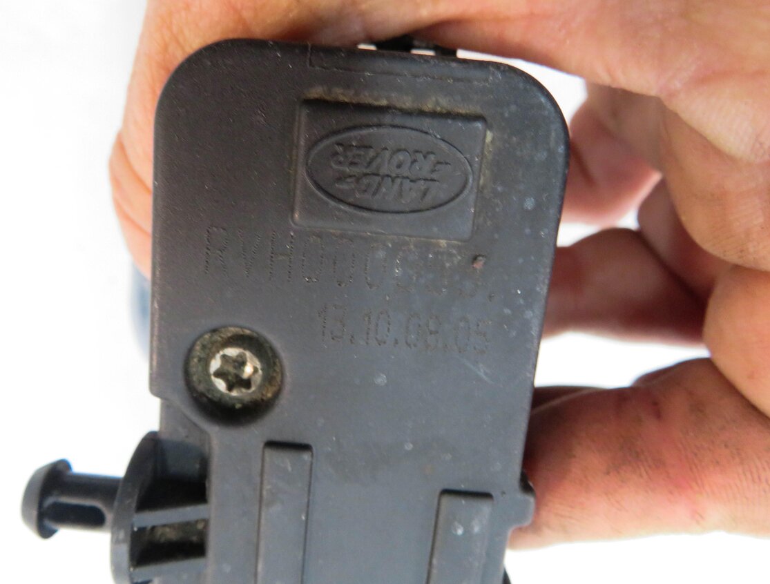 Thumbnail 13: 2006 RANGE ROVER SPORT (L320) AIR SUSPENSION TRANSFER RELIEF VALVE BLOCK SET-3