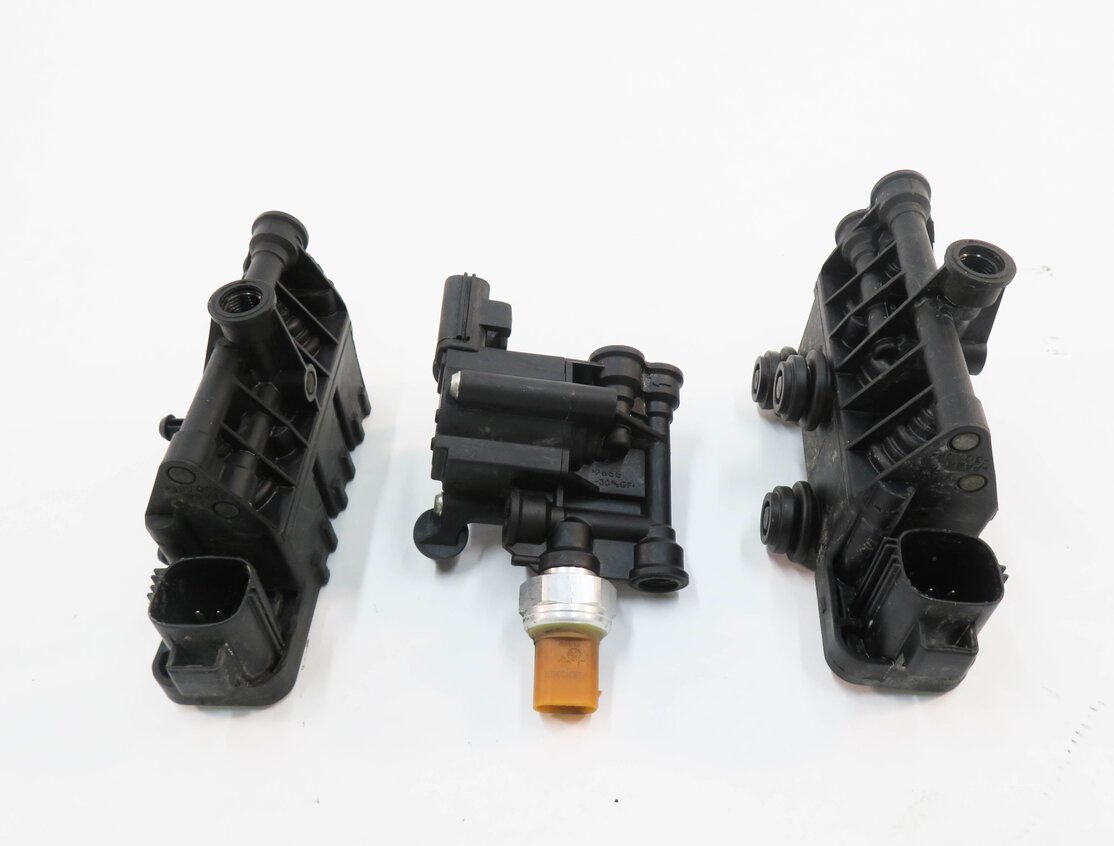 Thumbnail 2: 2006 RANGE ROVER SPORT (L320) AIR SUSPENSION TRANSFER RELIEF VALVE BLOCK SET-3