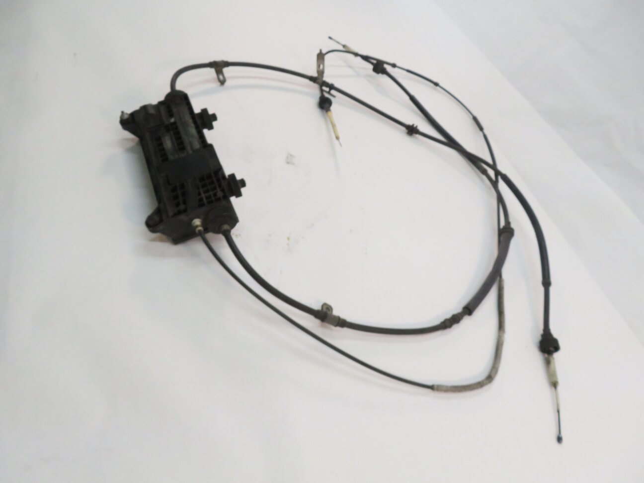 Thumbnail 7: 2006 RANGE ROVER SPORT (L320) EMERGENCY PARKING BRAKE ACTUATOR MOTOR w/ CABLES